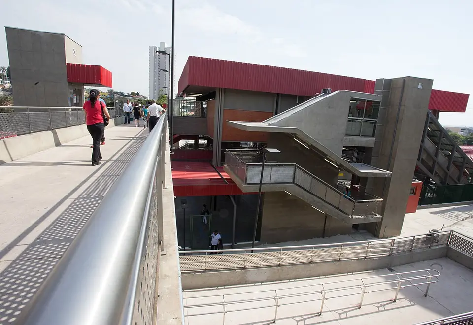 Estação Poá, da linha 11-Coral da CPTM