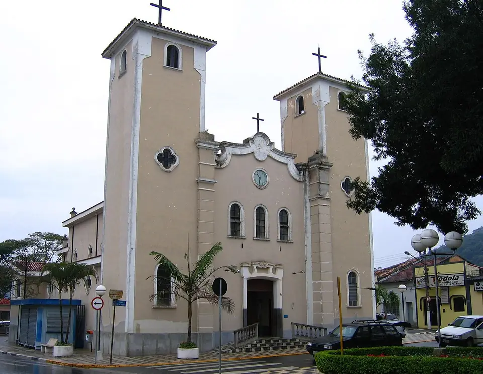 Igreja Matriz de Guararema, no centro da cidade
